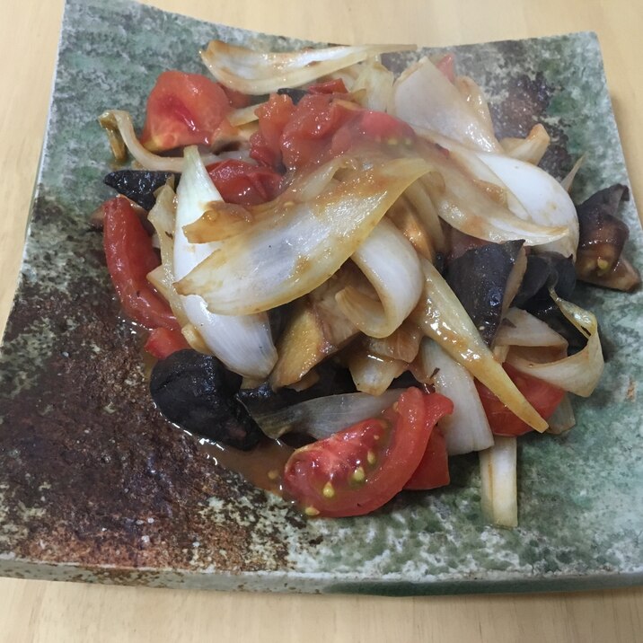 野菜1皿500g!玉ねぎとトマトのバター醤油炒め
